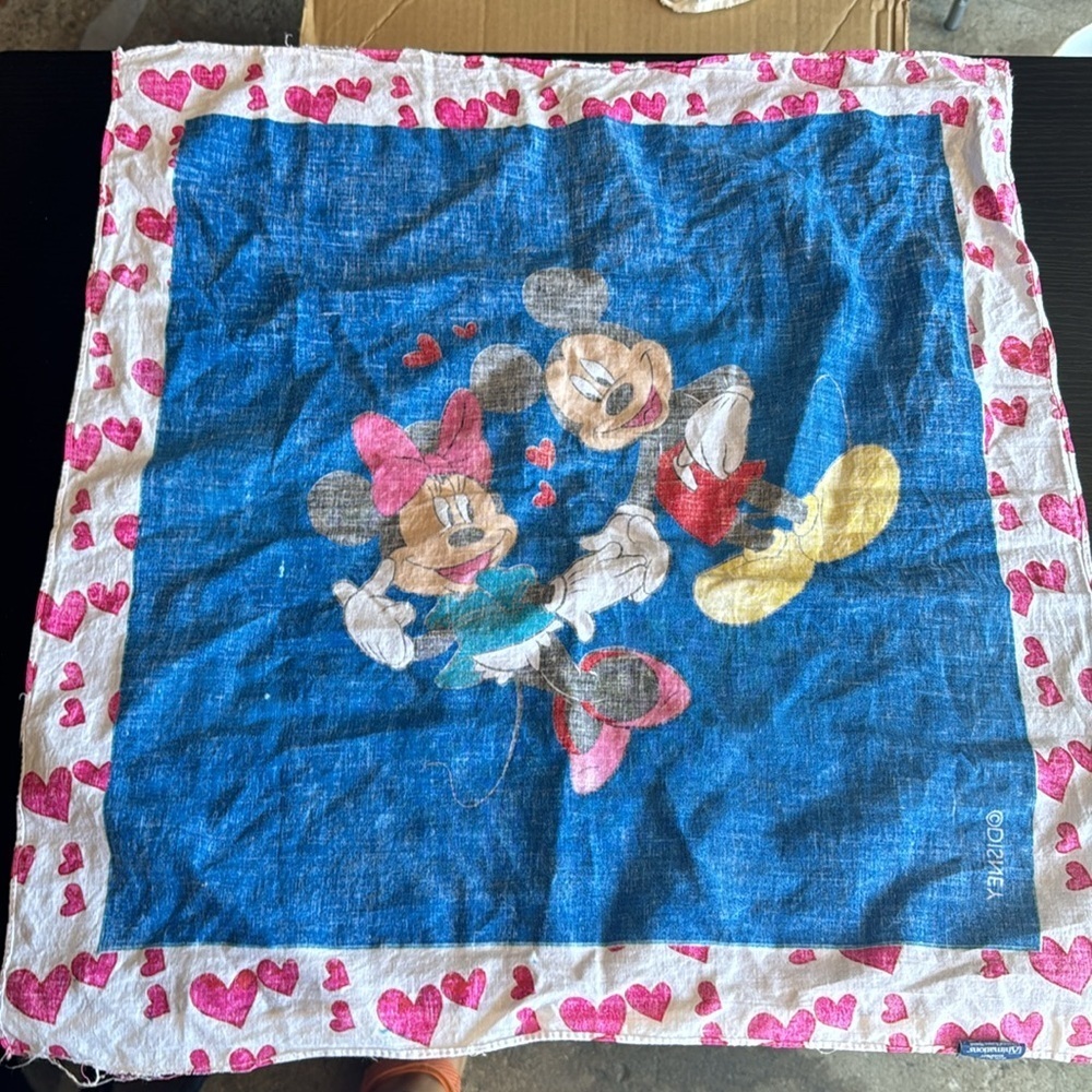 Vintage Disney Large 24x23 handkerchief - Picture 5 of 5
